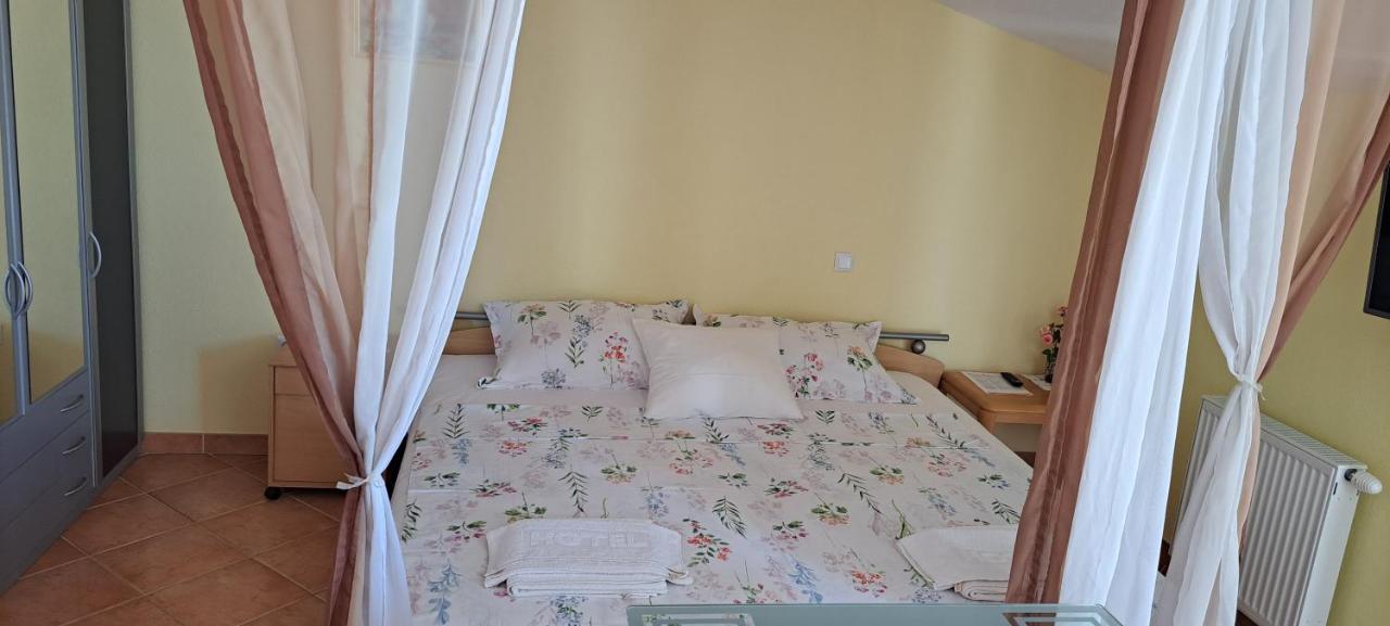 Apartments Villa Bella Vista Hvar Хвар Екстер'єр фото